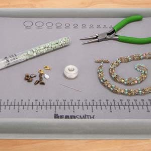 The Beadsmith Treasure Mat Tray and Mat - 11 x 14 Inches