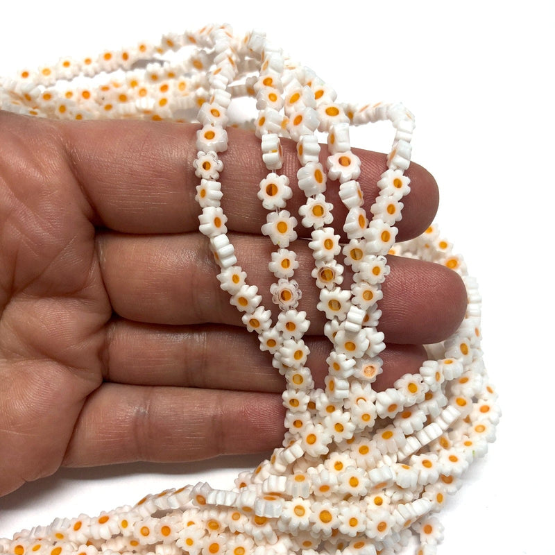 Handgefertigte Gänseblümchenperlen aus Muranoglas