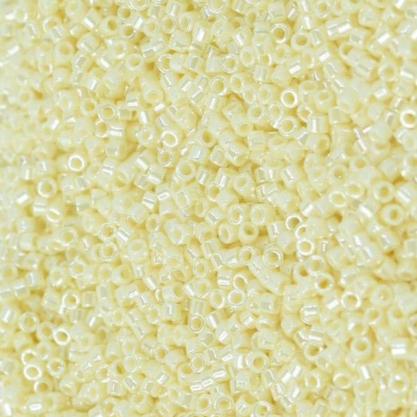 DB1560 Ivory Opaque Luster