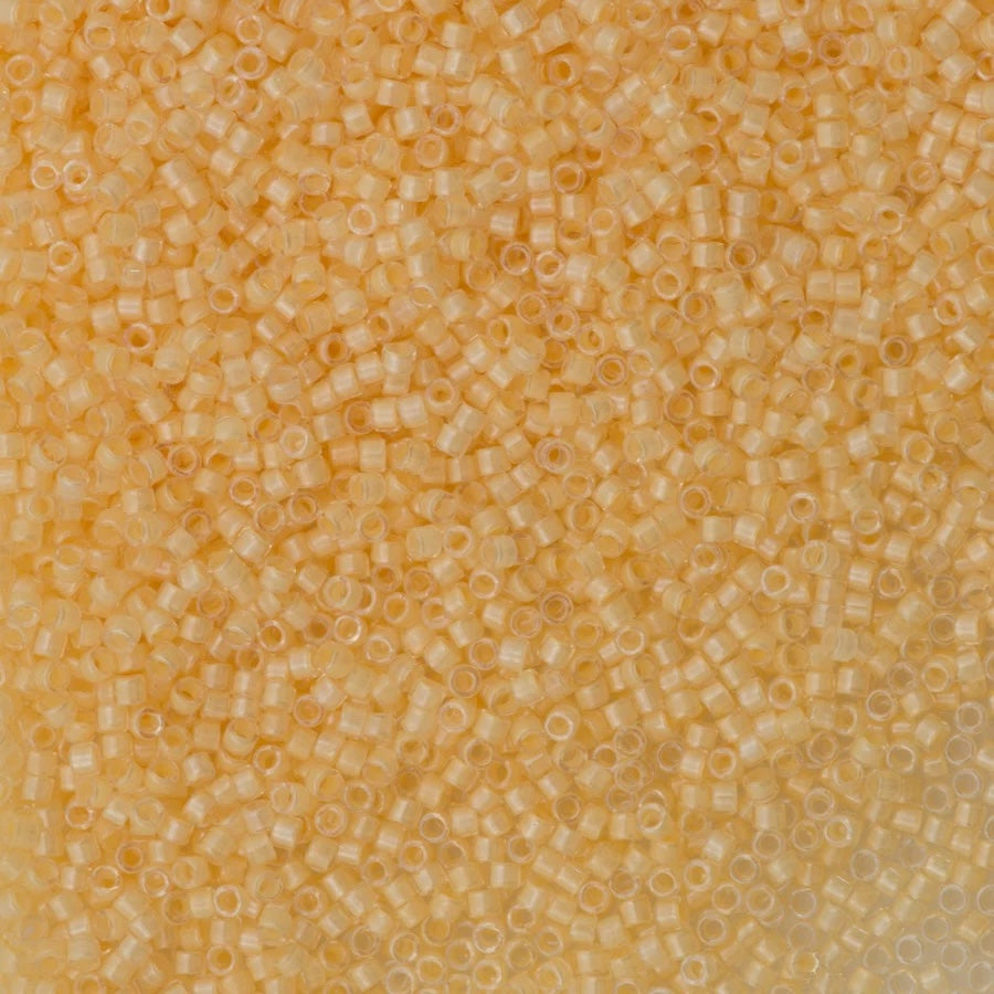 DB2371 Fancy Lined Cream, Miyuki Delica 11/0