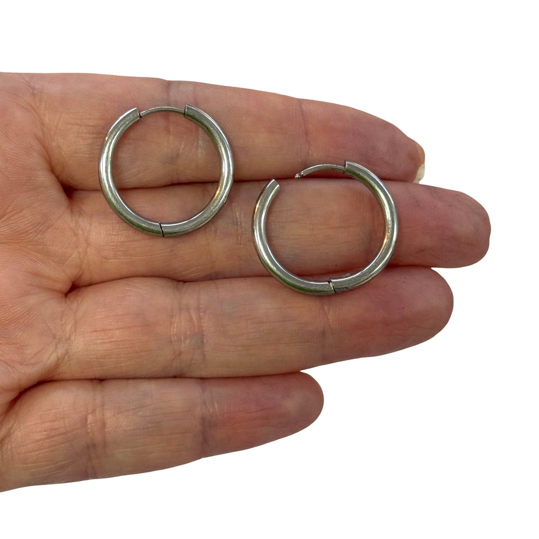 Waterproof 316L Stainless Steel Huggie Hoop Earrings – Silver Colour, 16mm Inner Diameter, 1 Pair