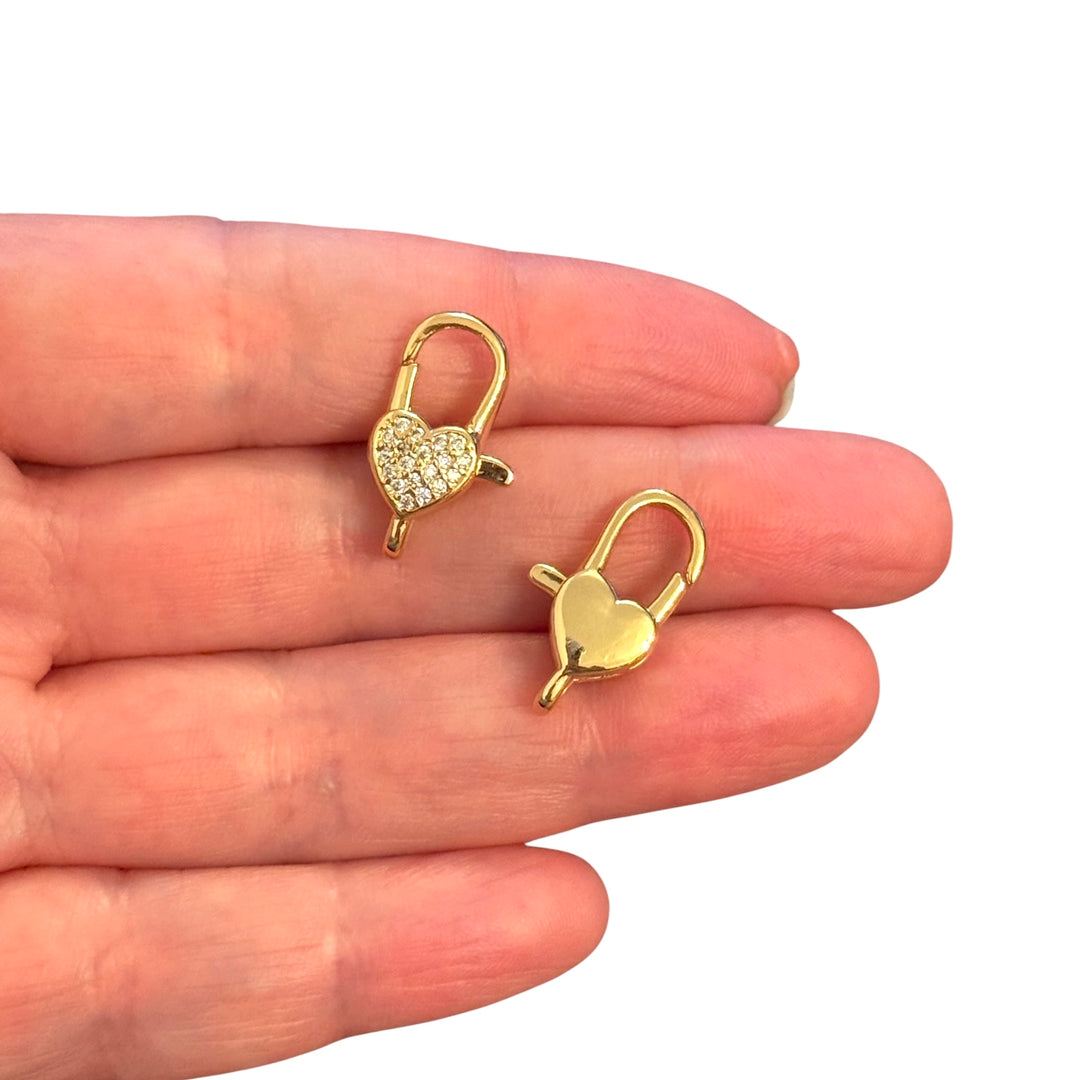 Breloque Père Noël, micro pavé de CZ plaqué or et émaillé et bélière en or Ruby CZ
