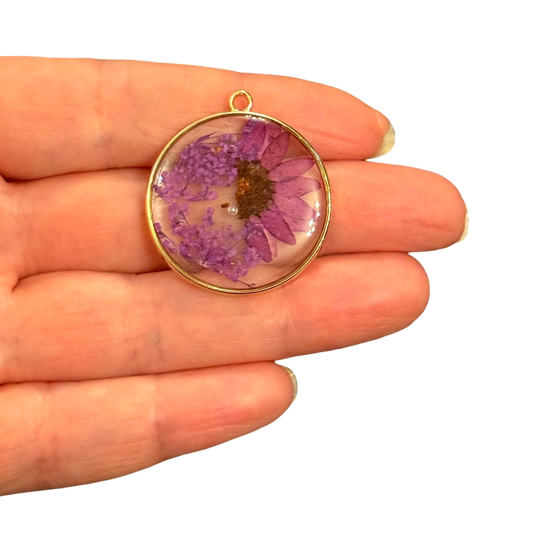 Real Dried Purple Daisy Epoxy Resin Round Pendant with Preserved Flowers, Handmade Botanical Jewellery Pendant, 33x30mm
