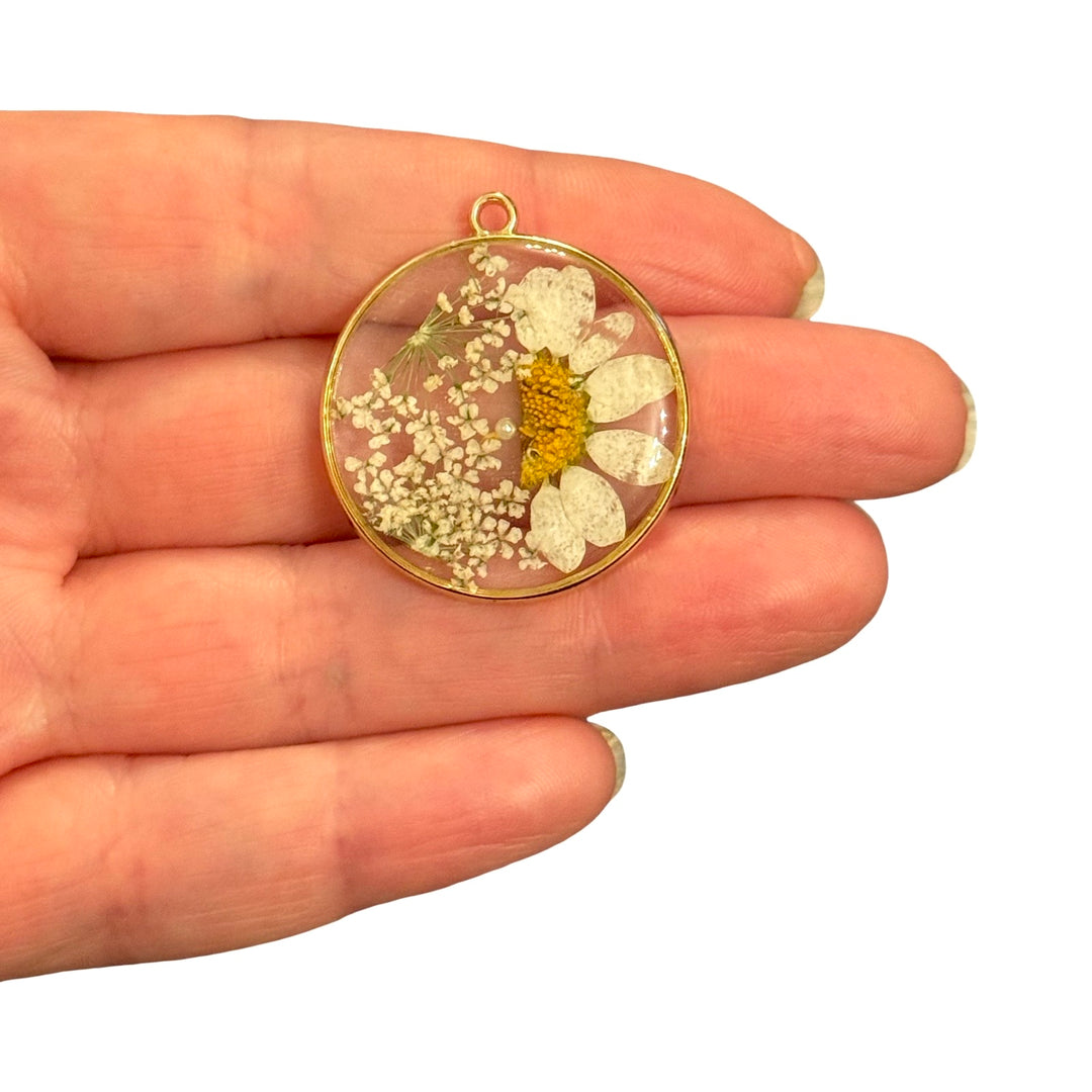 Real Dried White Daisy Epoxy Resin Round Pendant with Baby&