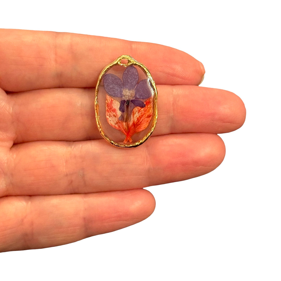 Real Dried Purple Flower Epoxy Resin Oval Pendant with Preserved Petals, Handmade Botanical Jewellery Pendant, 28x20mm