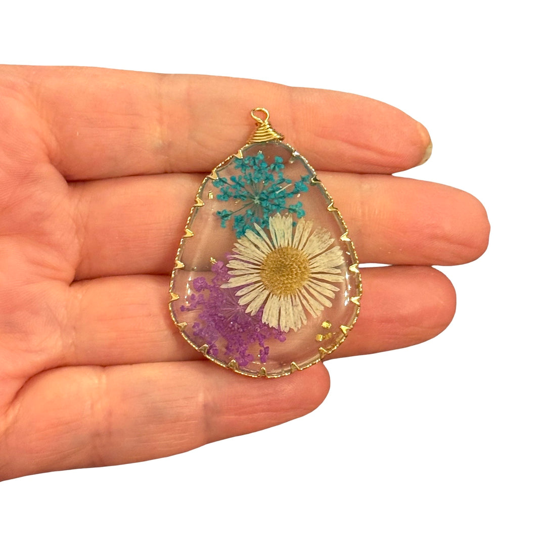 Real Dried White Daisy, Turquoise &amp; Purple Flowers Teardrop Epoxy Pendant, Gold Botanical Floral Charm, 47x32mm