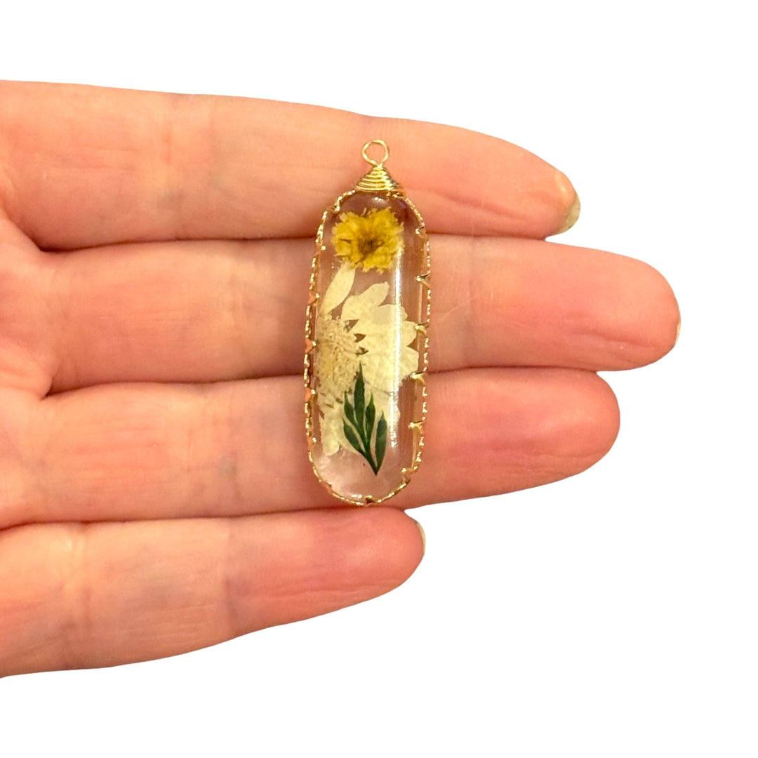 Real Dried Yellow &amp; White Flower Epoxy Pendant, Gold Botanical Floral Charm, 42x16mm