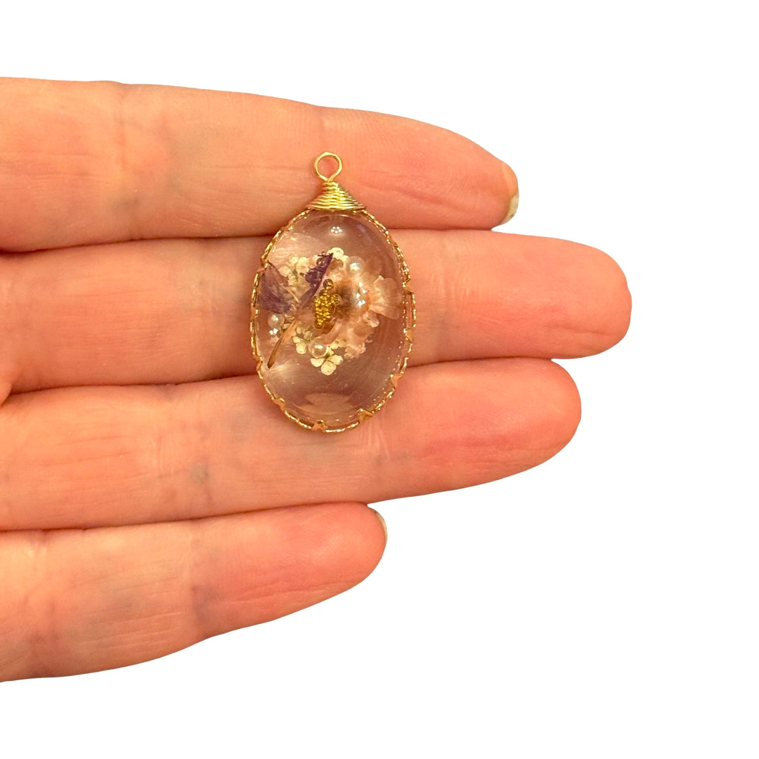 Real Dried Pink &amp; Purple Flowers Epoxy Oval Pendant, Gold Botanical Floral Charm, 30x18mm
