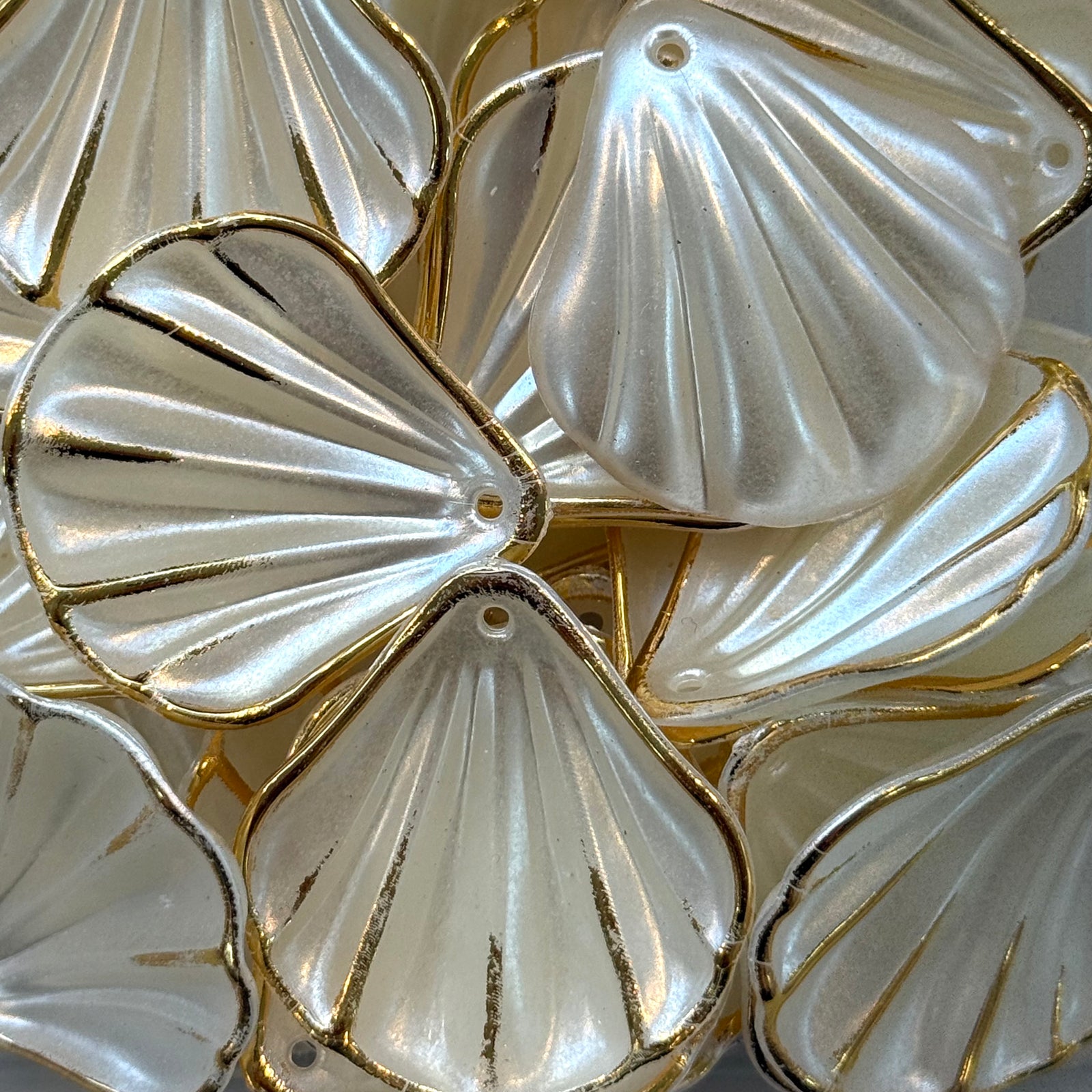 Pearl White & Gold Scallop Shell Charms 