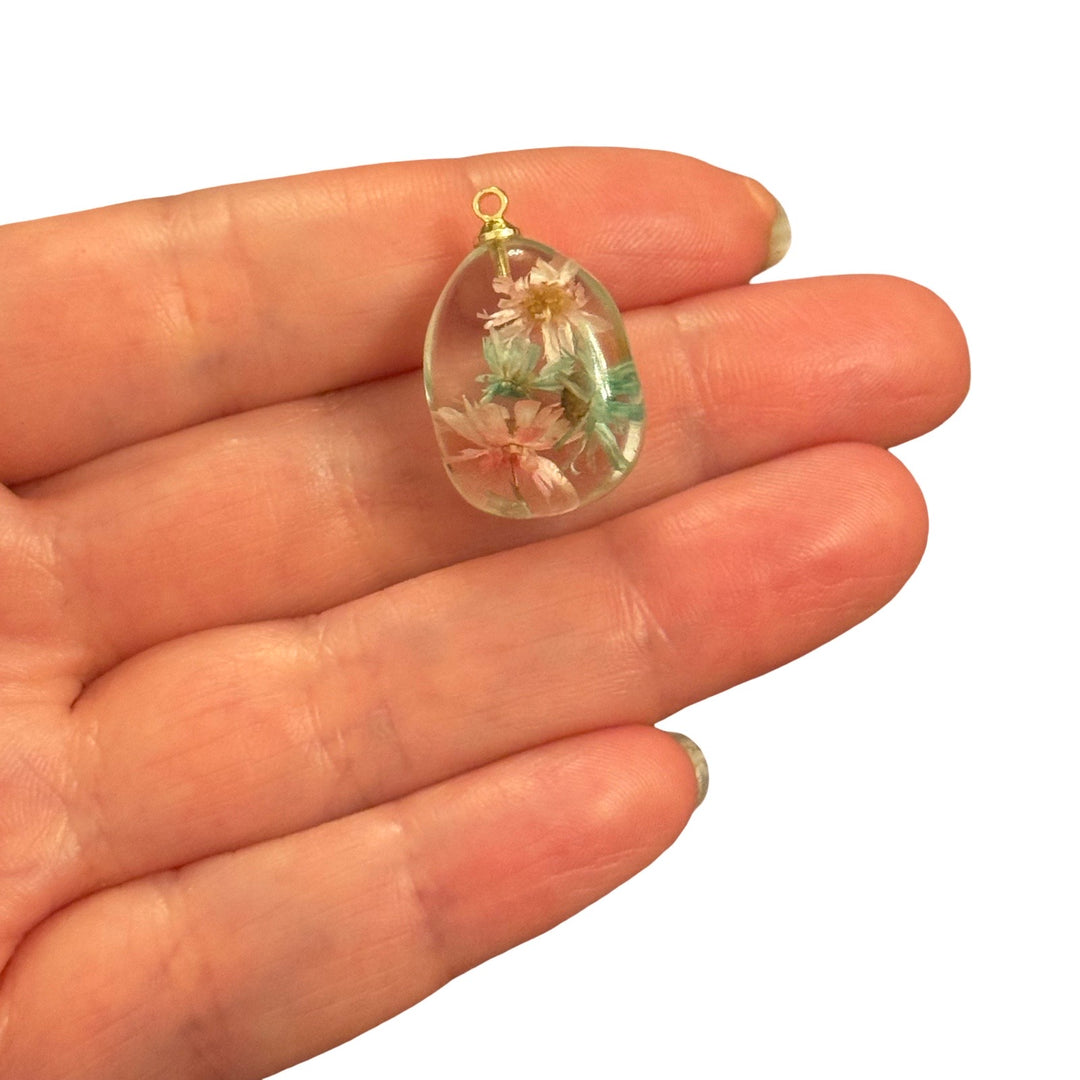 Real Dried Pink Flowers Clear Epoxy Resin 3D Pebble Drop Pendant – Botanical Floral Charm, Approx 25x16mm