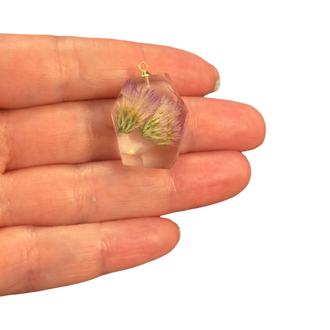 Real Dried Purple Flower Clear Epoxy Resin Faceted Freeform Pendant – Botanical Floral Charm, Approx 28x20mm