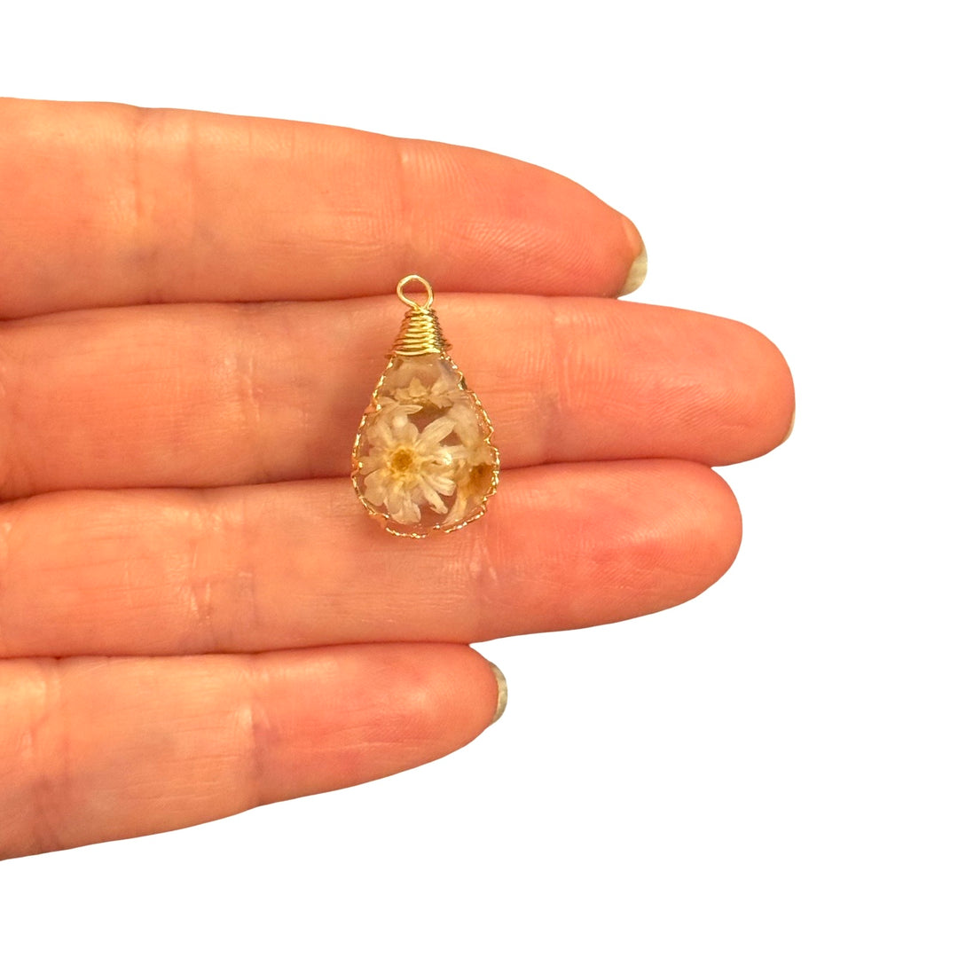 Real Dried White Flowers Clear Epoxy Resin 3D Drop Pendant – Gold Tone Botanical Floral Charm, Approx 23x13mm