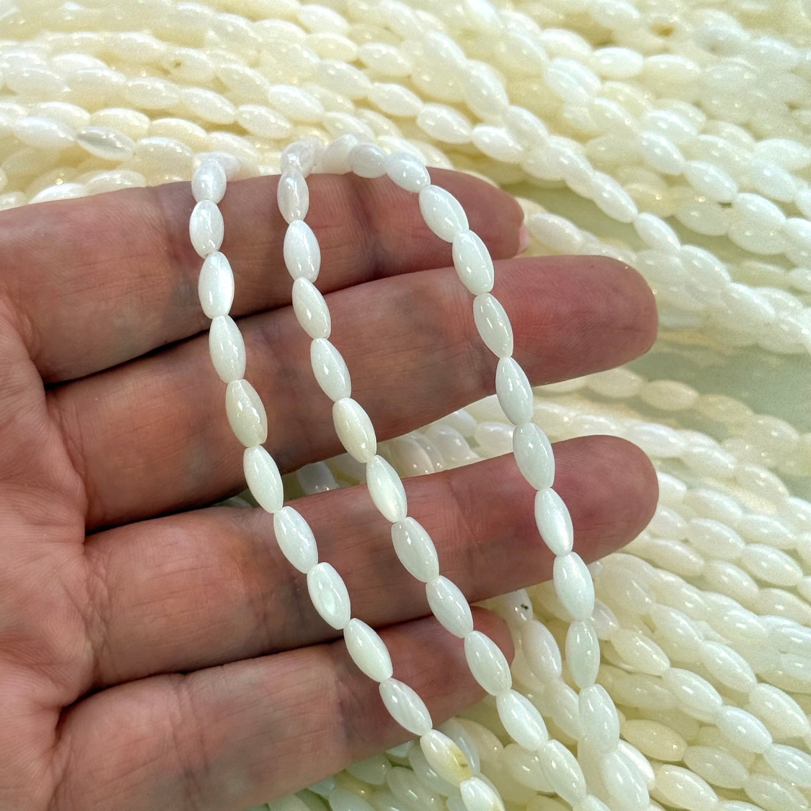 Natural Mother of Pearl Natural Rice Beads,15.5 Inches Strand