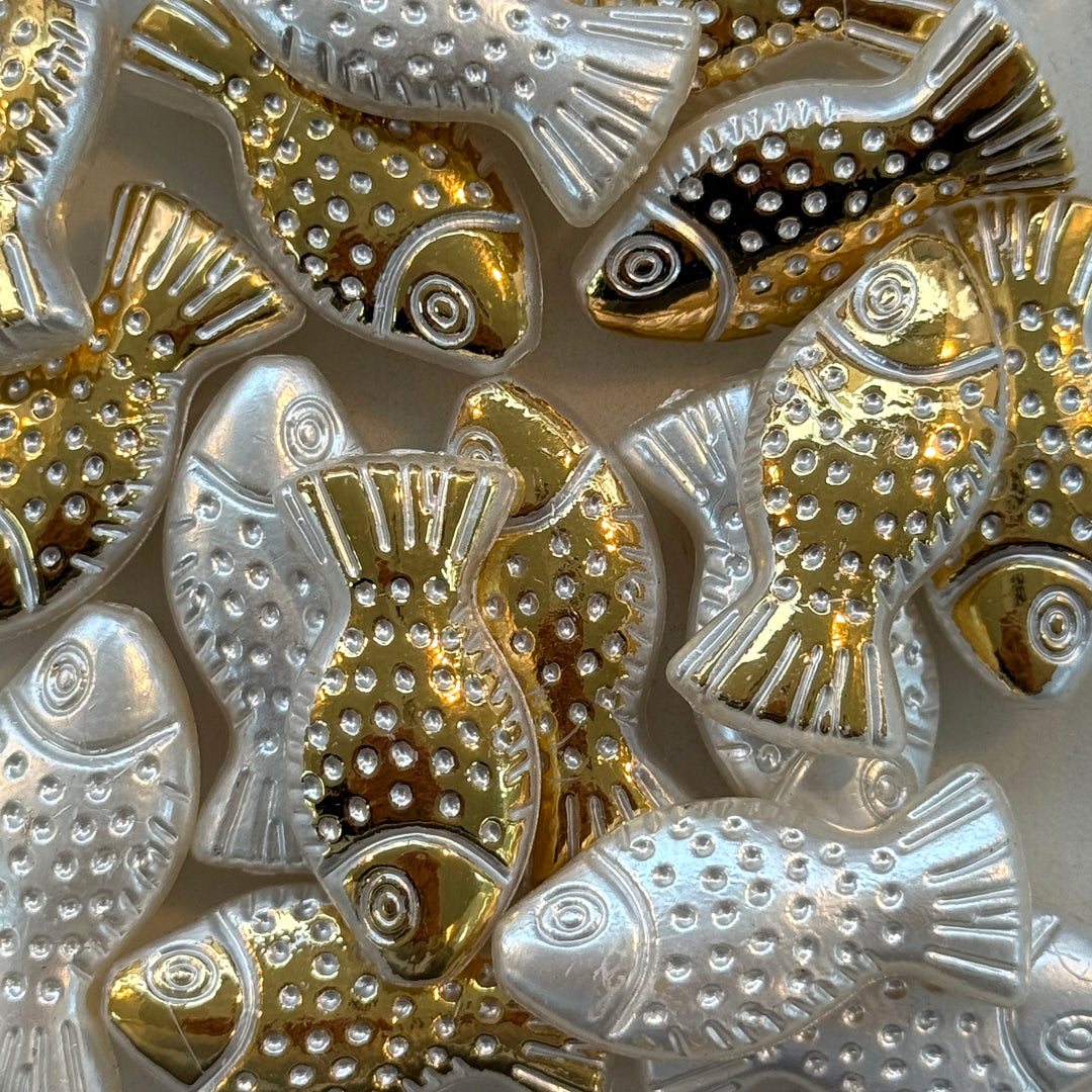 Pearl White &amp; Gold 3D Fish Charms 