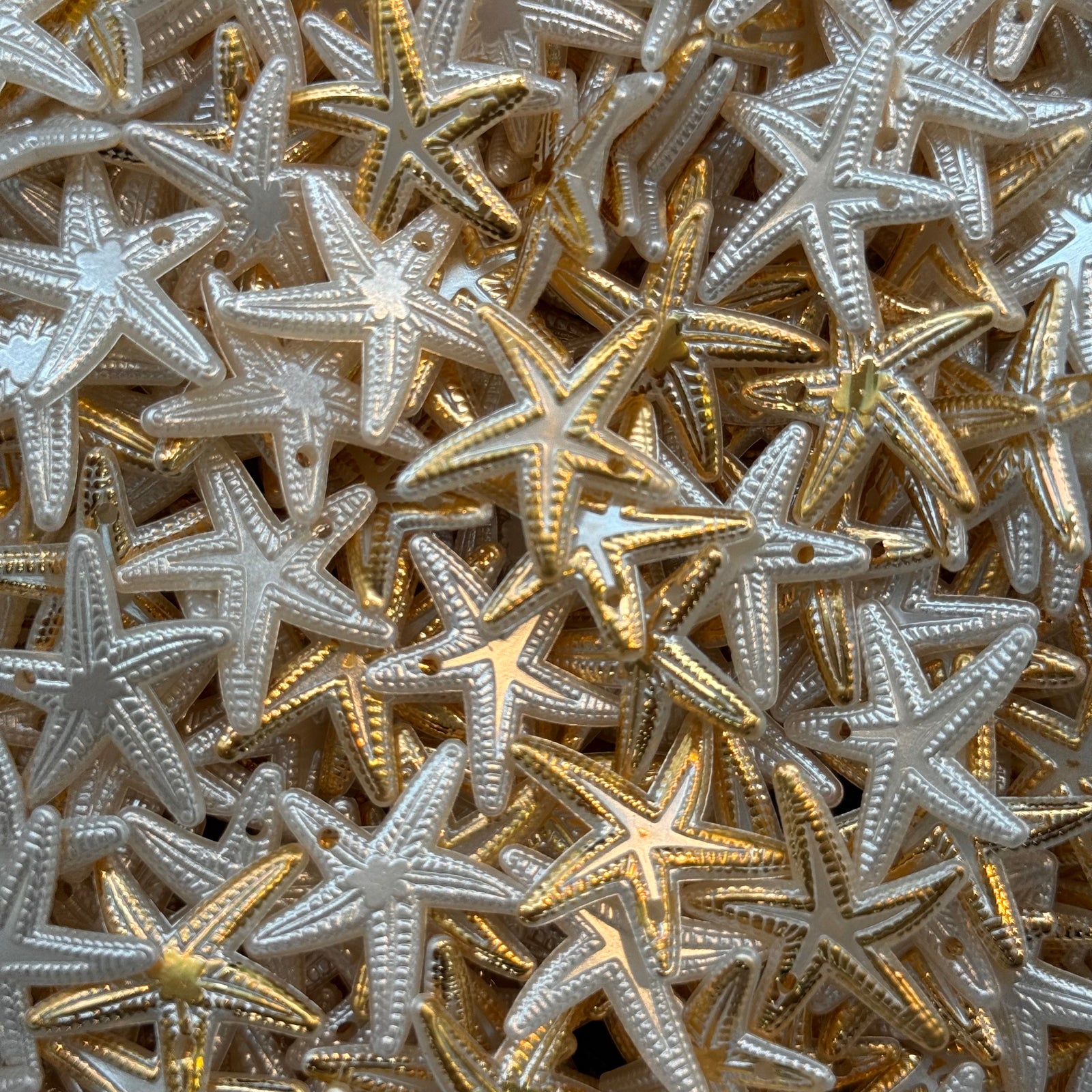 Pearl & Gold Acrylic Starfish Charms – 50g Pack (~115 pcs)