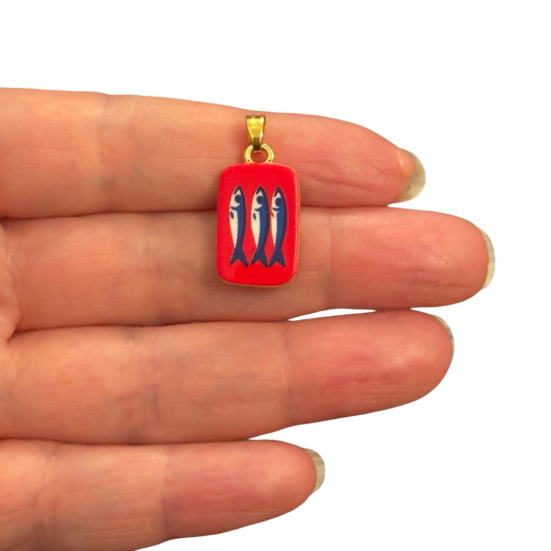 24Kt Gold Plated Three Fish Double Sided Enamel Pendant – 26x12mm