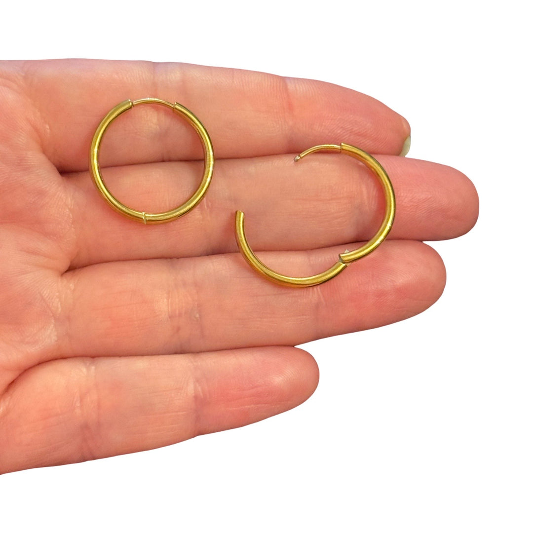 Waterproof 316L Stainless Steel PVD Gold Plated 22mm Huggie Hoop Earrings – Tarnish Resistant Classic Round Huggies, Sold as Pair