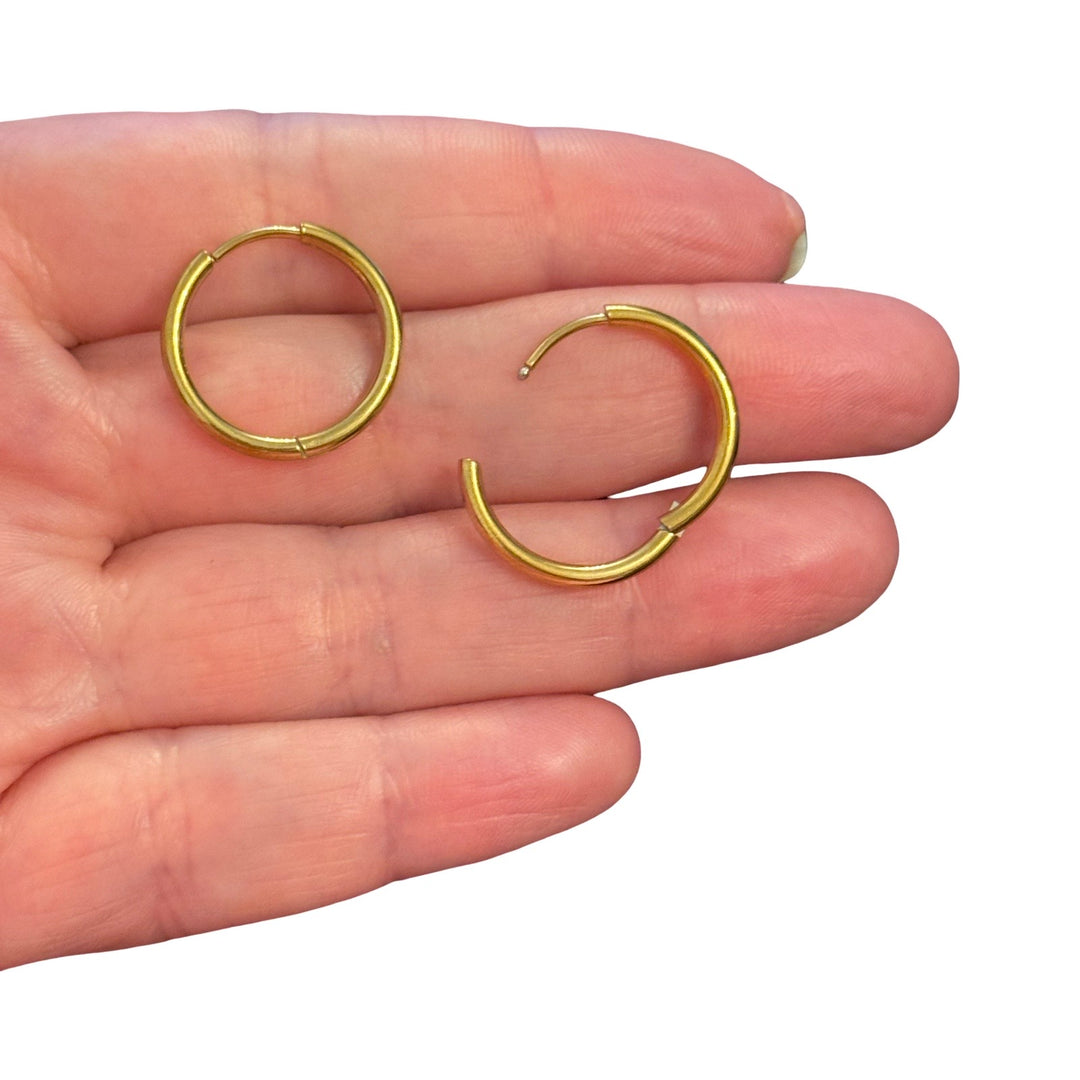 Waterproof 316L Stainless Steel PVD Gold Plated 20mm Huggie Hoop Earrings – Tarnish Resistant Classic Round Huggies, Sold as Pair