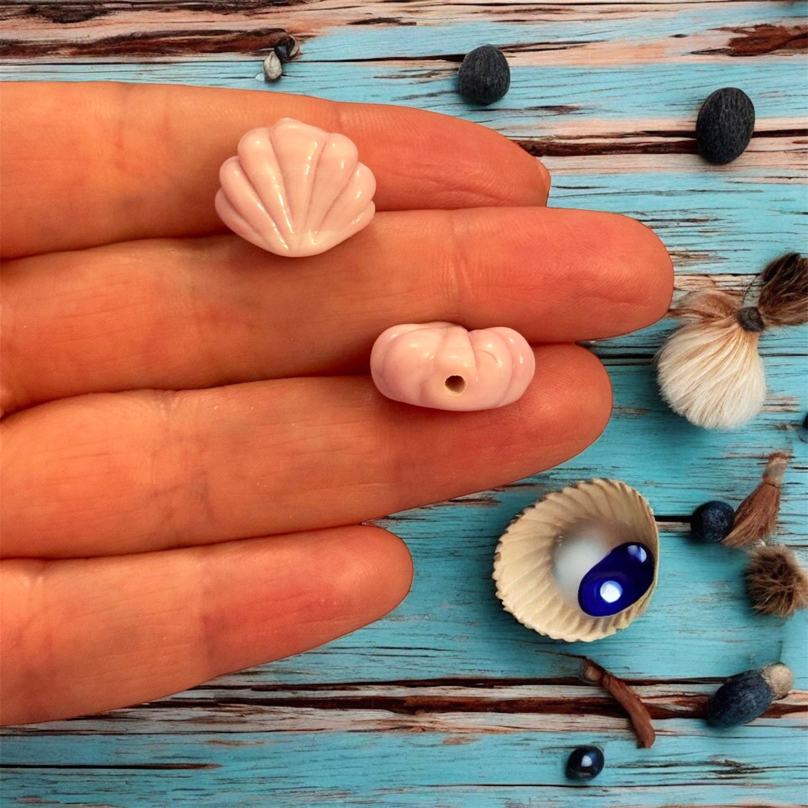 Murano Glass Oyster Charm – Handmade Mini Oyster Pendant