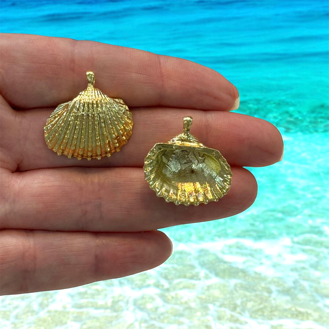 24Kt Gold-Plated Scallop Shell Pendant – Realistic Textured Design, 23x24mm, 1.2mm Hole