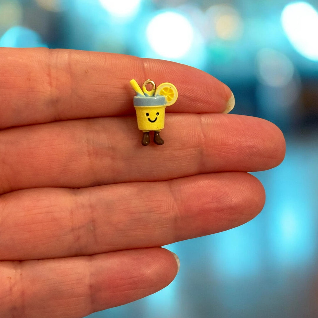 🍋 3D Lemonade Cup Charm – Enamel Pendant Peppy Beads