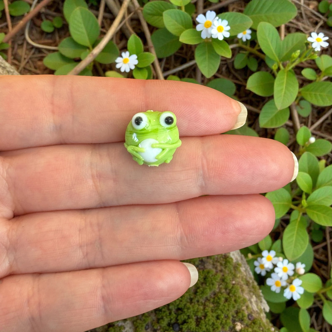 Handmade Murano Glass Frog Bead – Cute Lampwork Frog Charm Bead, Green Animal Glass Bead, Whimsical Jewellery Supply