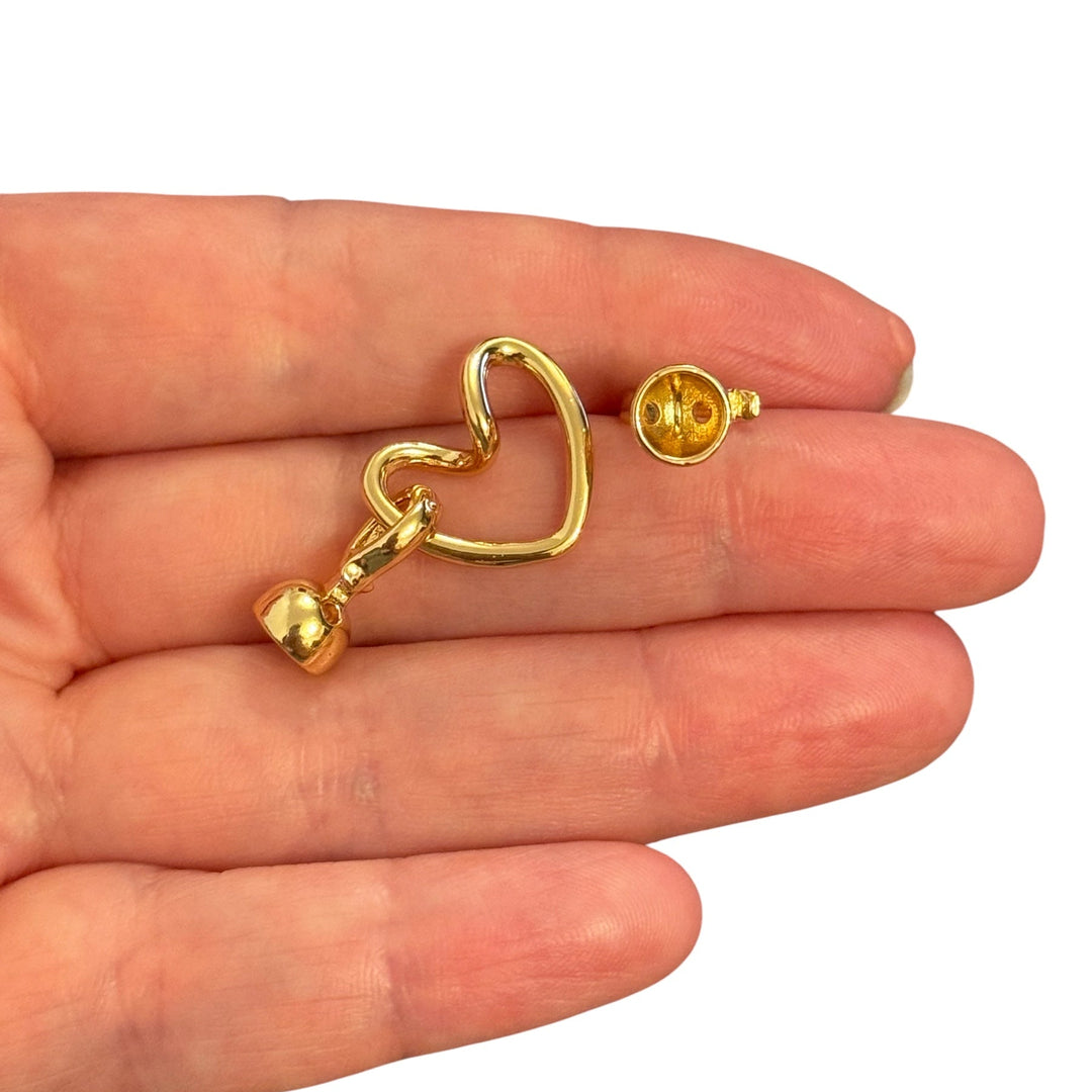 Weihnachtsmann-Charm, vergoldetes und emailliertes CZ-Mikropflaster und Rubin-CZ-Goldbügel