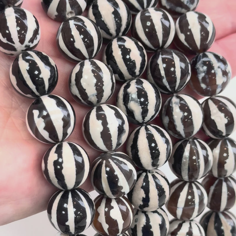Tibetan Dzi Style Black & White Striped Agate Beads – 16mm Round – Pack of 5