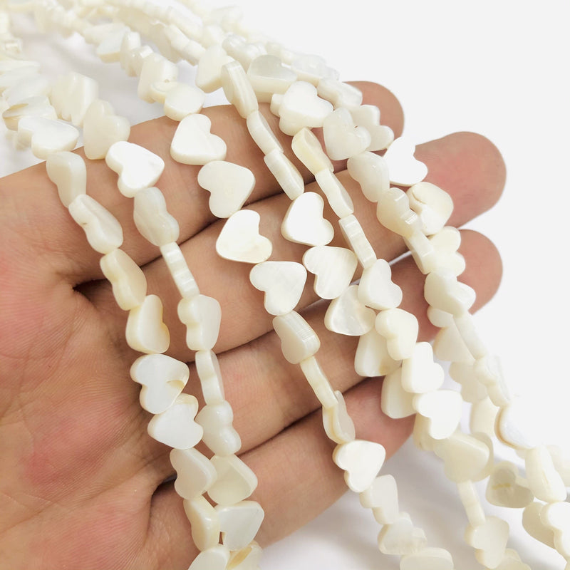 Perles de 8 mm en forme de cœur en nacre, trous sur le côté, brin de 45 perles