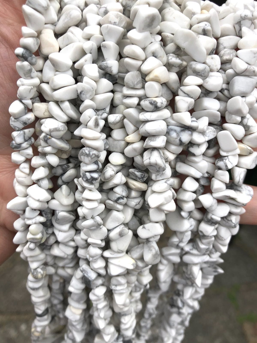 90 cm Strand Natural Freeform Howlite Chips, Long strand 36&