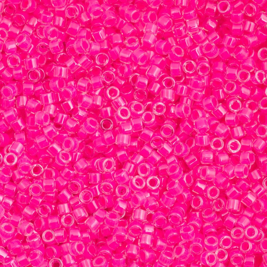 DB2035 Luminous Wild Strawberry, Miyuki Delica 11/0