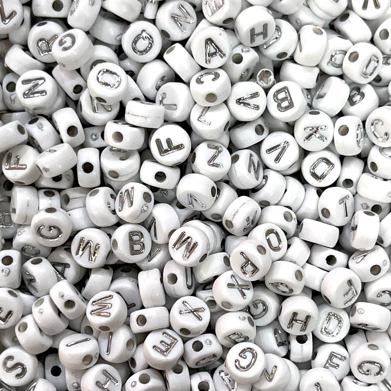 Acrylique plat rond blanc avec perles en lettres argentées pour la fabrication de bijoux, paquet de 1000 pièces
