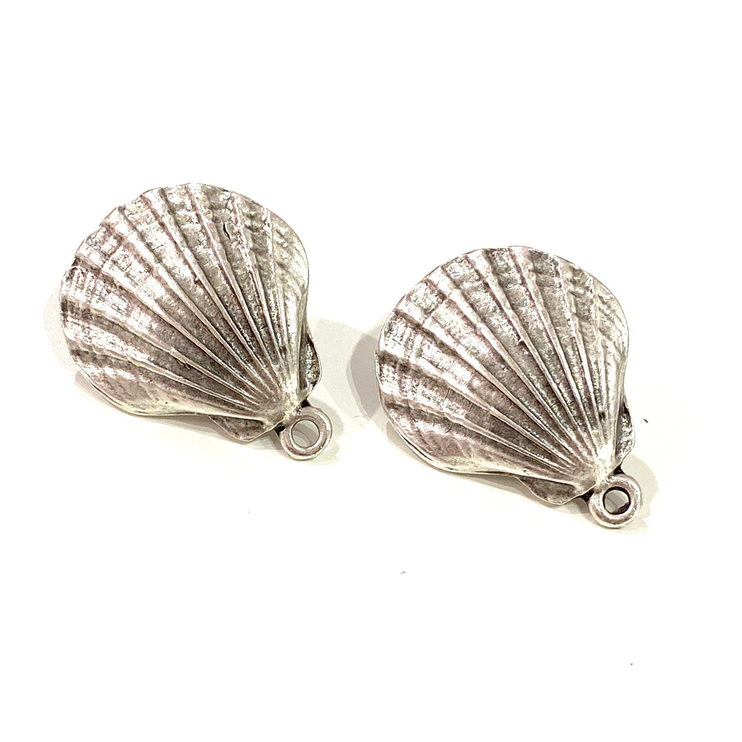 Antique Silver Plated Oyster Stud Earrings, 2 pcs in a pack,
