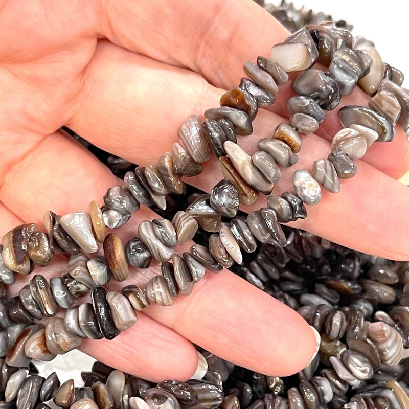 80 cm strand Colored Shell smooth stick beads, freeform shells, long strand 31&