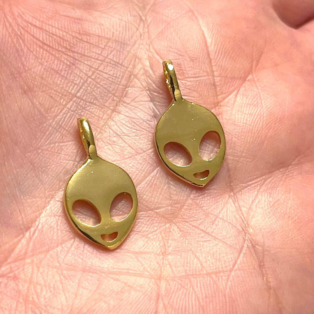 24Kt Shiny Gold Plated Brass Alien Charm, Alien Head Charm, UFO Necklace Charms,