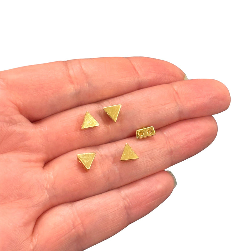 24 Karat vergoldete dreieckige Doppelloch-Abstandsanhänger, 5 Stück in einer Packung