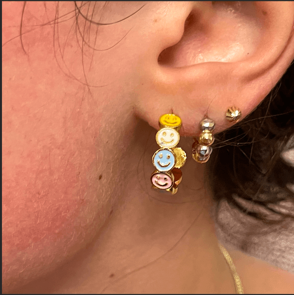 24 Karat vergoldete Flieder emaillierte Smiley-Ohrringe