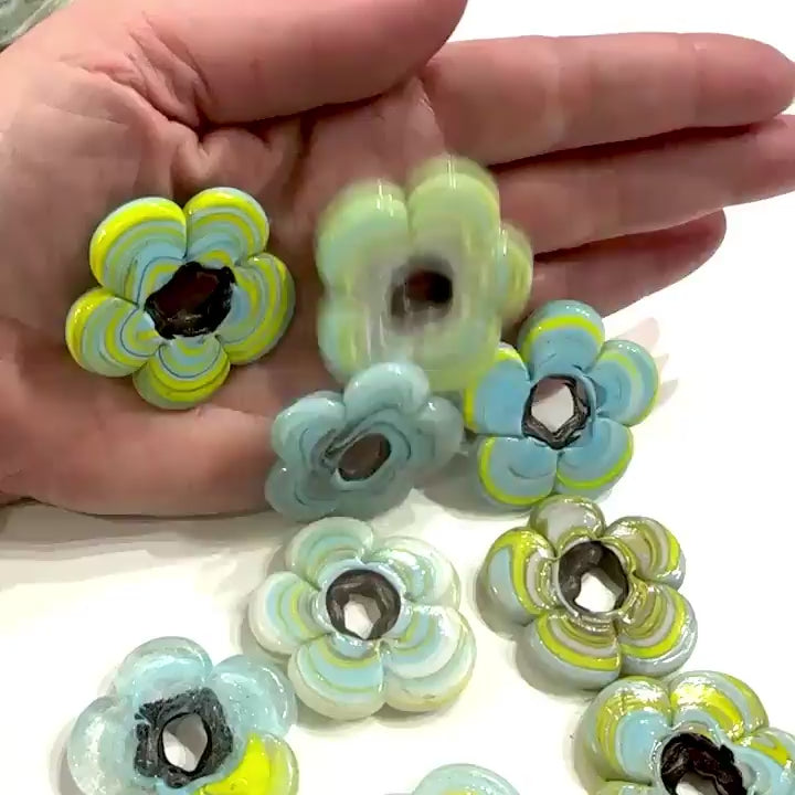 Artisan Handmade Chunky Marbled Glass Flower Beads, Size Between 35 - 40mm, 5 pcs in a pack
